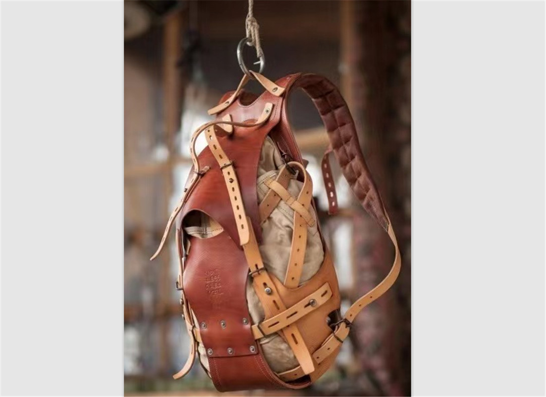 320-帆布皮料一体背包