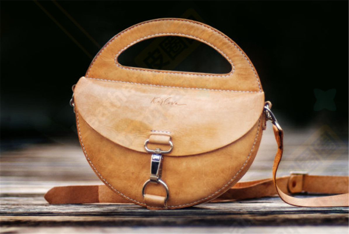 322-圆形单肩挎包